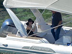 Angelina Jolie a bordo do Capelli Tempest 770 em Malta