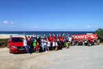 A Brigada Honda do Mar limpa de novo a praia