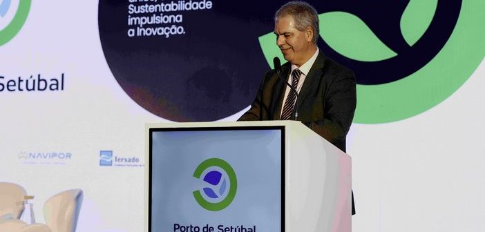 Porto de Setúbal celebrou 101º aniversário com lançamento de nova marca e murais de homenagem à cidade e ao seu património