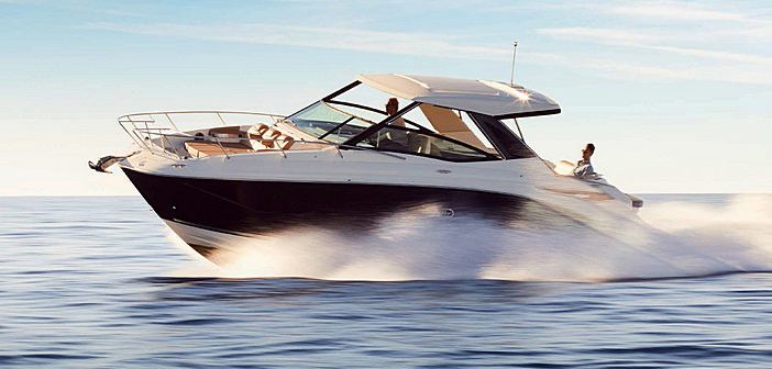 O elegante Sundancer 320 da Sea Ray